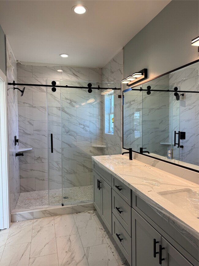 Building Photo - 3808 Yale St