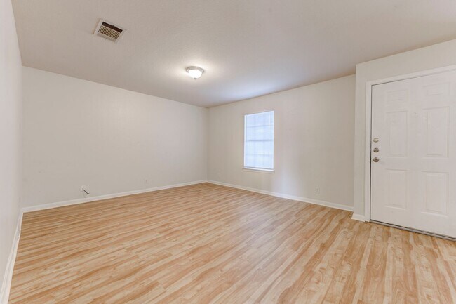 Building Photo - 3301 El Salido Pkwy
