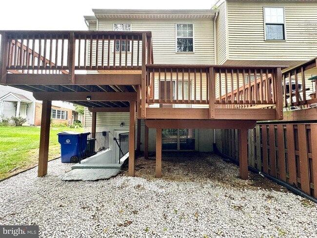 Building Photo - 5798 Katsura Ct