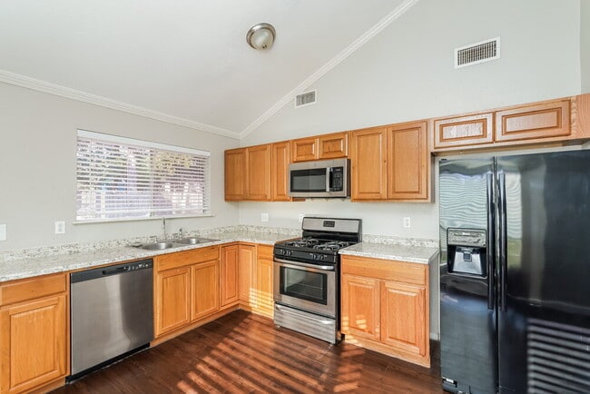 Building Photo - 10018 Spotted Horse Dr