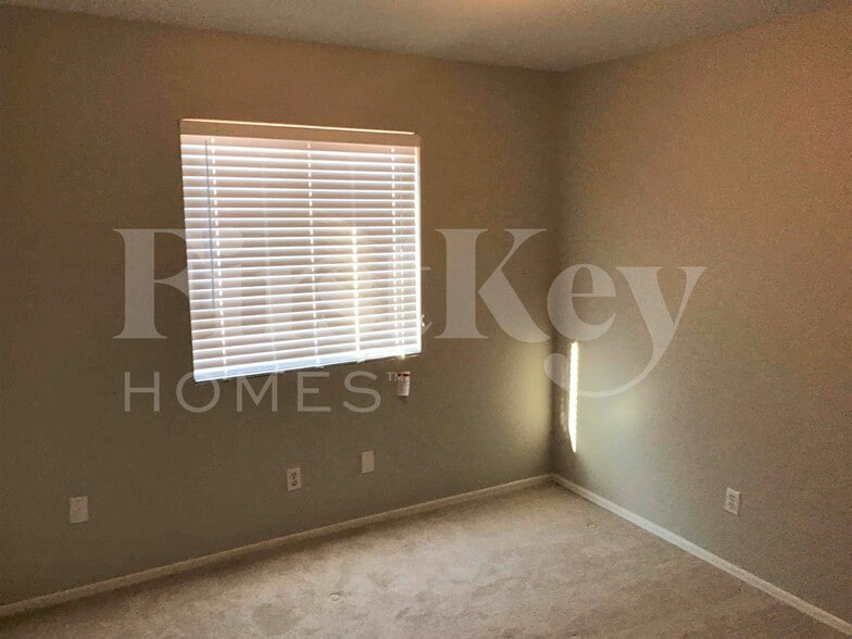 Building Photo - 3313 N 85th Ln