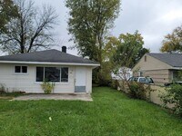 Building Photo - 4 Bedroom 1 Bathroom Single Family Home. C...
