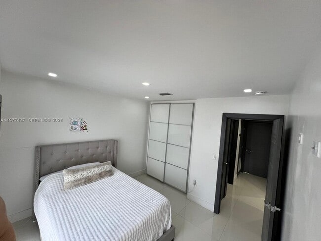 Building Photo - 20789 SW 129th Ct