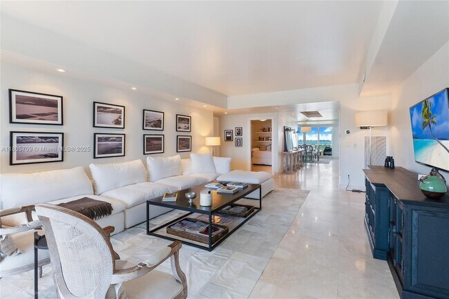Building Photo - 781 Crandon Blvd