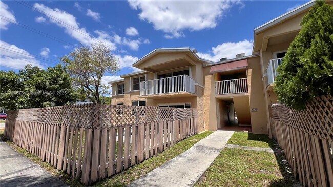 Building Photo - 4670 NW 79th Ave
