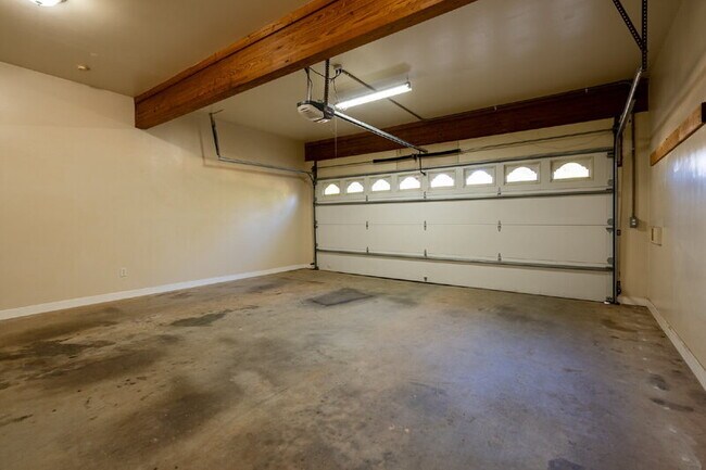 Building Photo - 3 Buckingham Ct