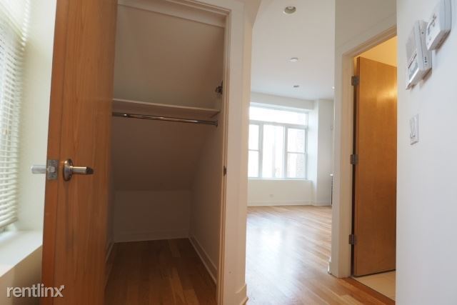 Building Photo - 1 br, 1 bath Condo - 1919 W Armitage Ave