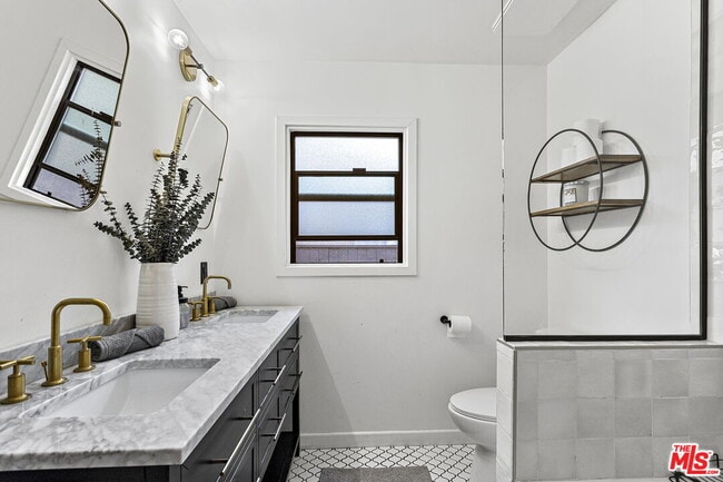 Building Photo - 3314 McLaughlin Ave