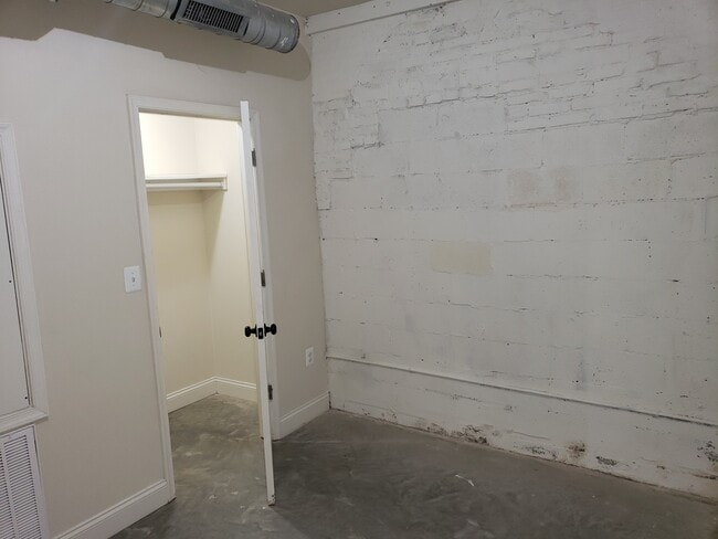 Building Photo - 124 Trenton St