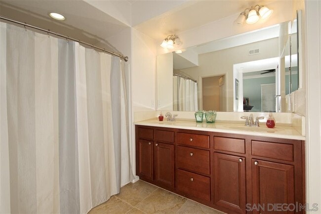 Building Photo - 10543 Avenida Olinda