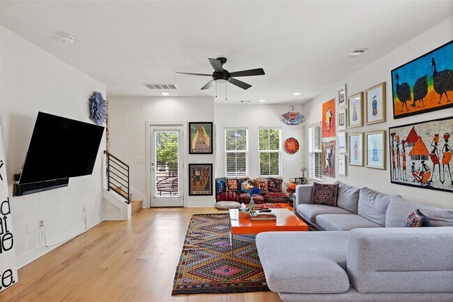 Building Photo - 2713 Halcyon Dr