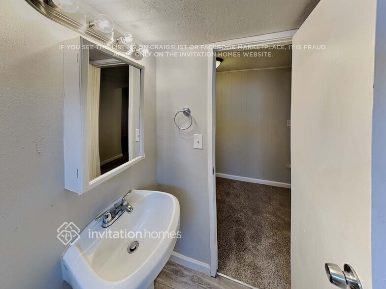 Building Photo - 8011 Stuart Pl