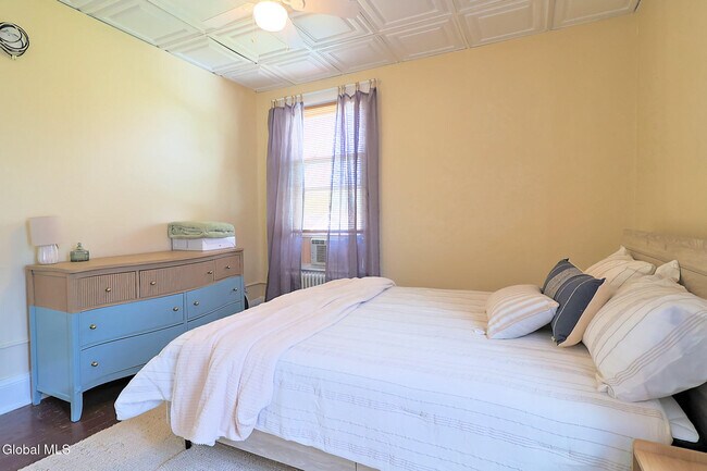 Building Photo - 28 Manning Blvd