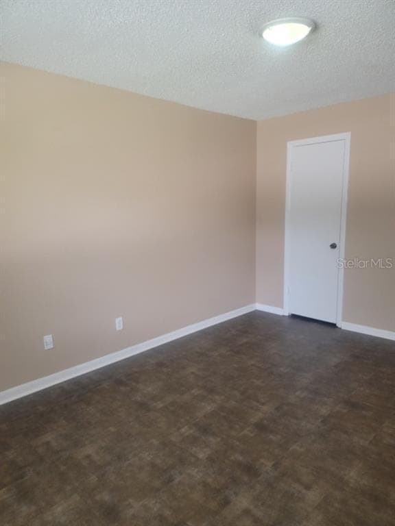 Building Photo - 4223 Parkside Dr