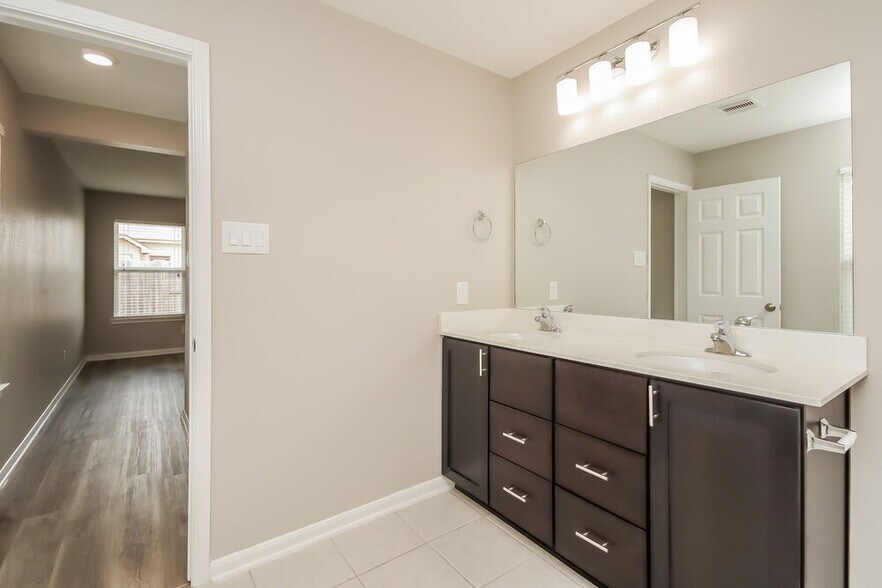 Building Photo - 20818 Mayford Brook Ct