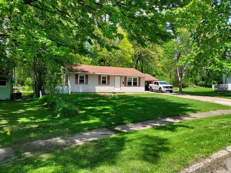 Building Photo - 267 Sunset Dr