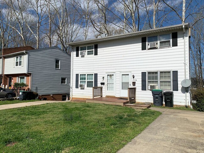 Building Photo - 1222 Holmes Ave