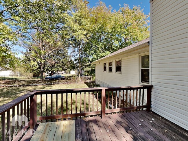 Building Photo - 411 Arrow Bend Rd