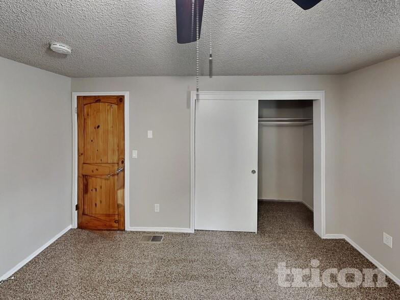 Building Photo - 12317 NE 33rd St