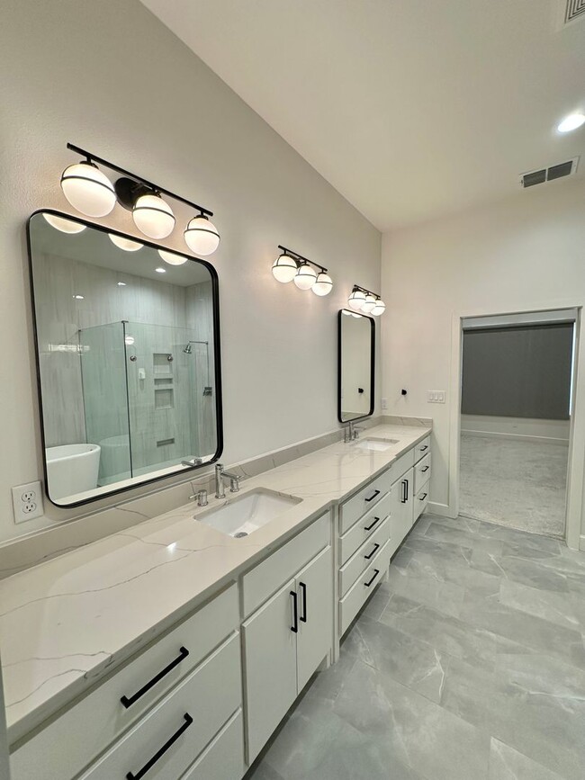 Building Photo - Refined Living in Preston Manor | Stunning 4/3/2 With Elevated Finishes