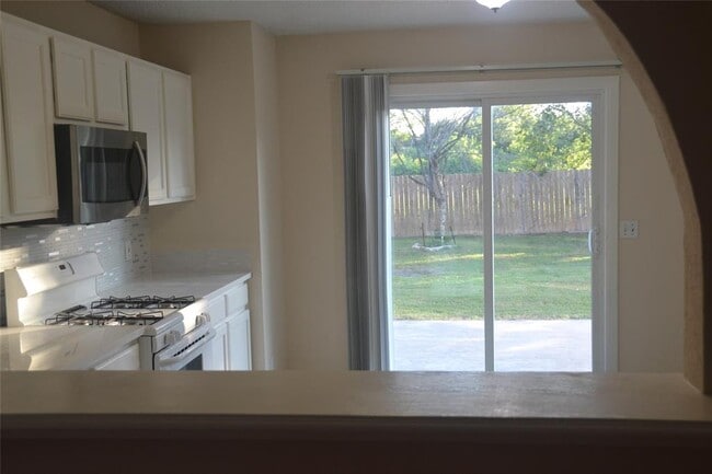 Building Photo - 1717 Jerusalem Dr