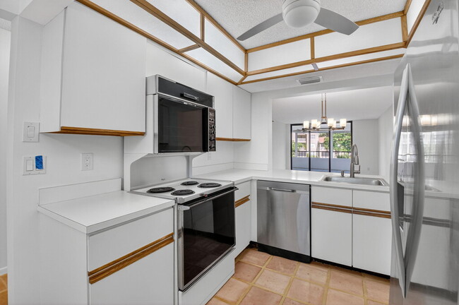 Building Photo - 1850 Homewood Blvd