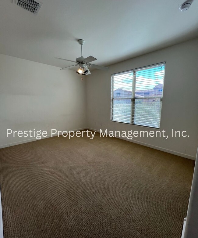 Building Photo - Dont Miss This Spacious Northwest home!!!