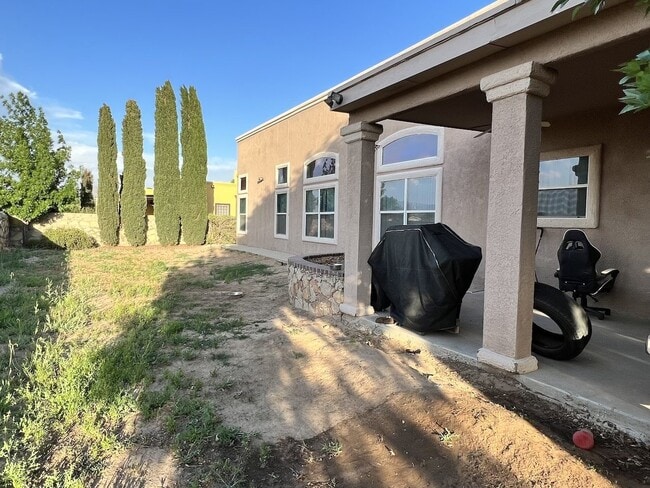 Building Photo - 1031 Los Moros Dr