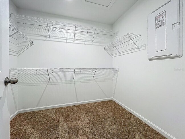 Building Photo - 9824 Walkway Dr
