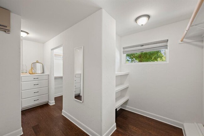 Building Photo - 2307 Alta Vista Ave