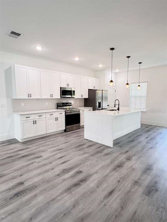 Building Photo - 7130 N Glenridge Cir
