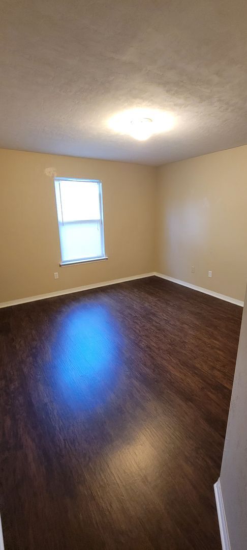 Building Photo - 3 bedroom/2 bath in Palm Grove