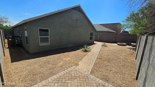 Building Photo - 8110 S 2nd Dr
