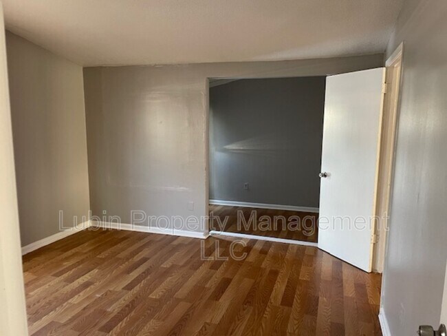 Building Photo - 611 Benham Ave