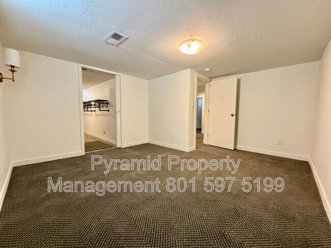 Building Photo - 7620 S Jefferson St