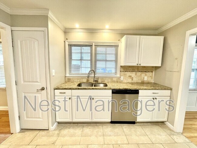 Building Photo - 1430 Pine Valley Loop