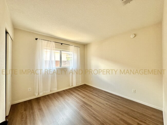 Building Photo - 10930 S San Clemente Camino