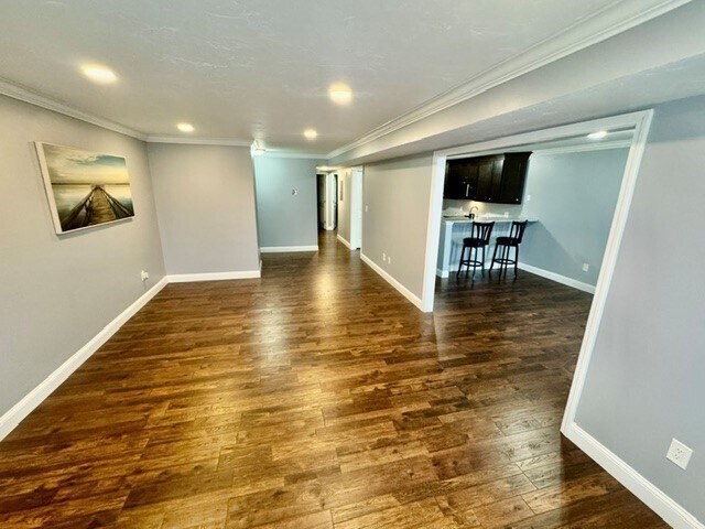 Building Photo - 700 Shore Dr