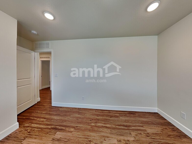 Building Photo - 2665 W 3290 S