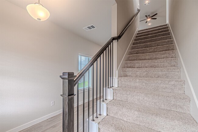 Building Photo - 21606 Wave Holw Dr