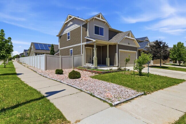Building Photo - $2,940.95 - 4 Bed, 3 Bath Home in Denver with Central A/C and Fenced in Yard!