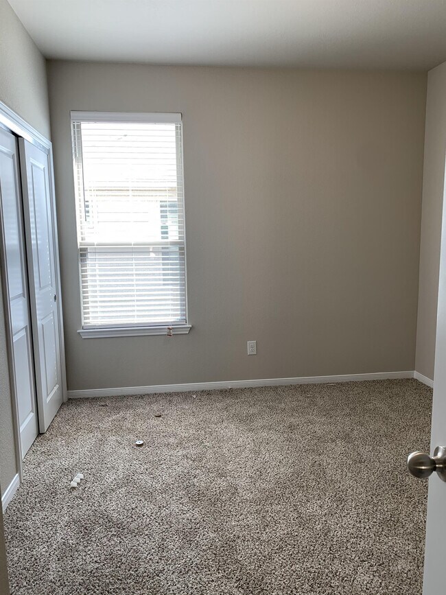 Building Photo - 1006 Aurora Grove Bend