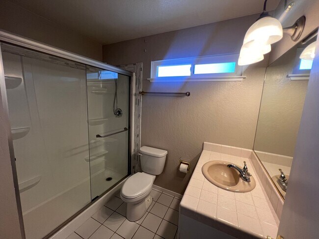 Building Photo - Spacious Split-Level! 4-Bedroom, 3.5-Bath ...
