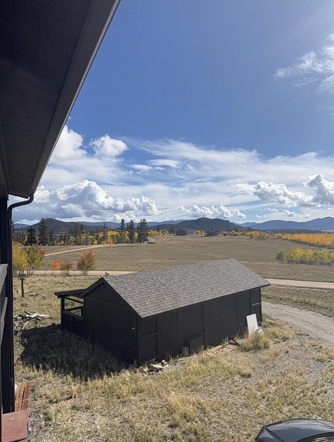 Building Photo - "Cozy 3-Bedroom Mountain Home with 2 Full Baths in Picturesque Como, CO!"