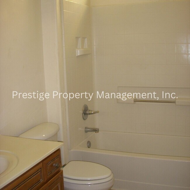 Building Photo - 346 E Calle Puente Lindo