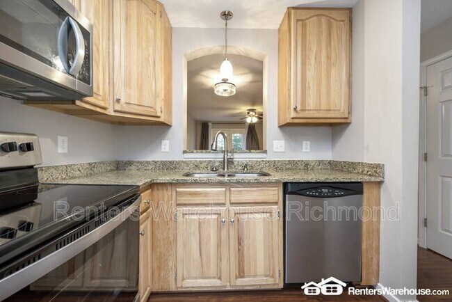 Building Photo - 7029 Pine Orchard Ct
