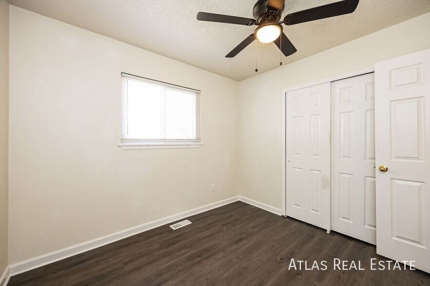 Building Photo - 4419 Dewey Dr