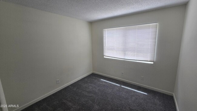 Building Photo - 1447 N 53rd Dr
