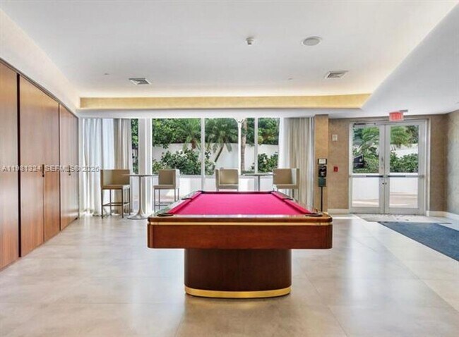 Building Photo - 18101 Collins Ave