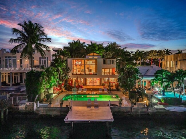 Building Photo - 279 N Hibiscus Dr